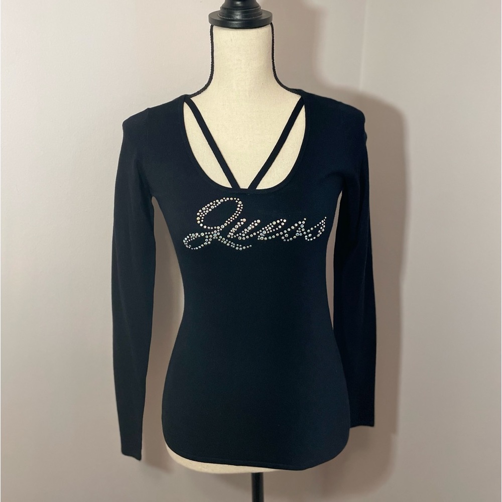 GUESS Sweater. Size L.